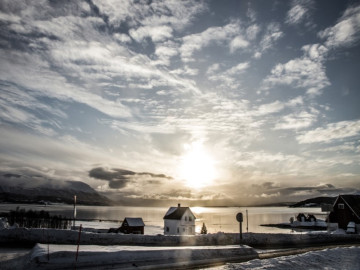 Norway-Tromso-Ονειρικό-φως-στην-πρωτεύουσα-της-Αρκτικής-το-Τρόμσο.jpg